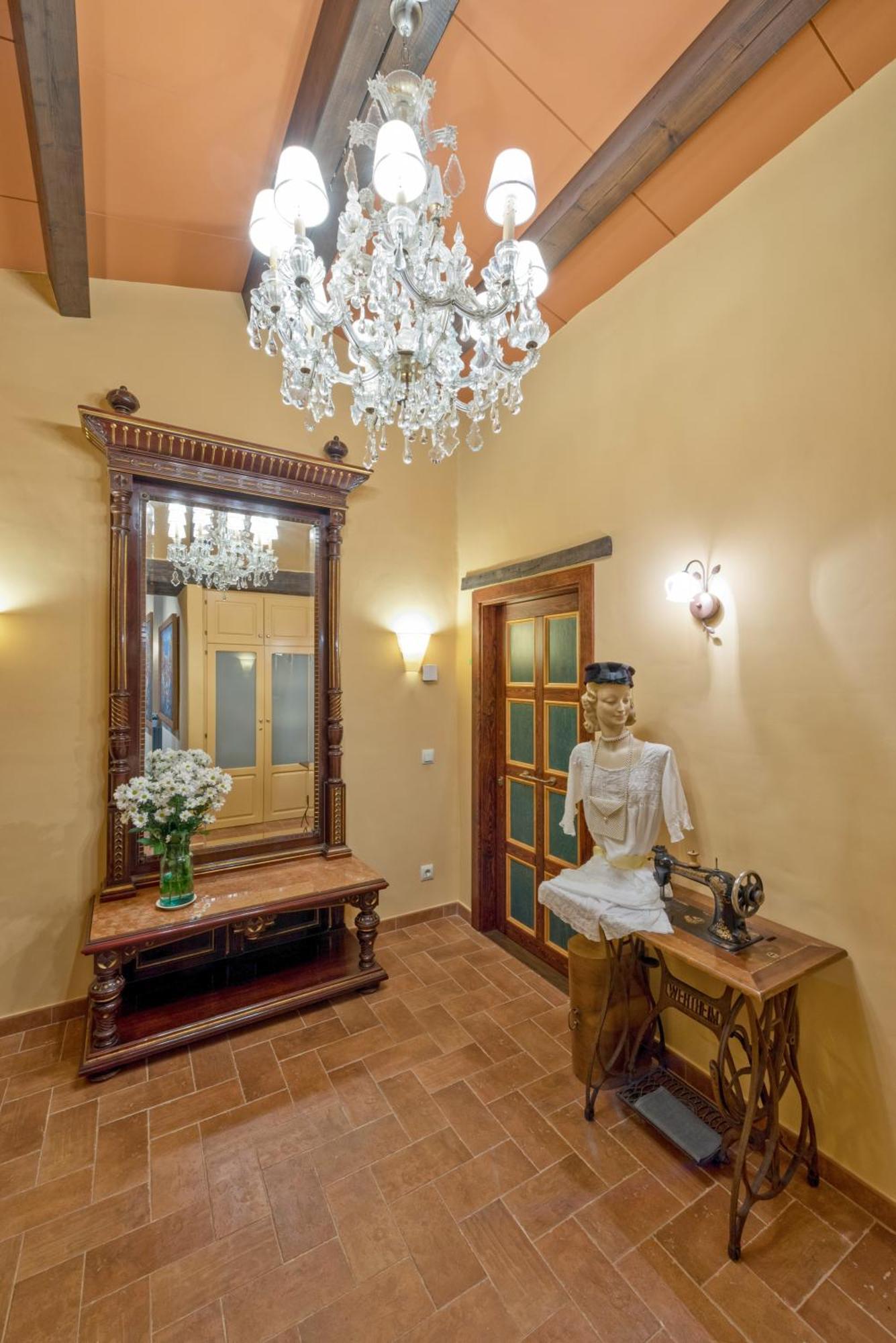 Hotel Cal Sastre Santa Pau Habitación foto