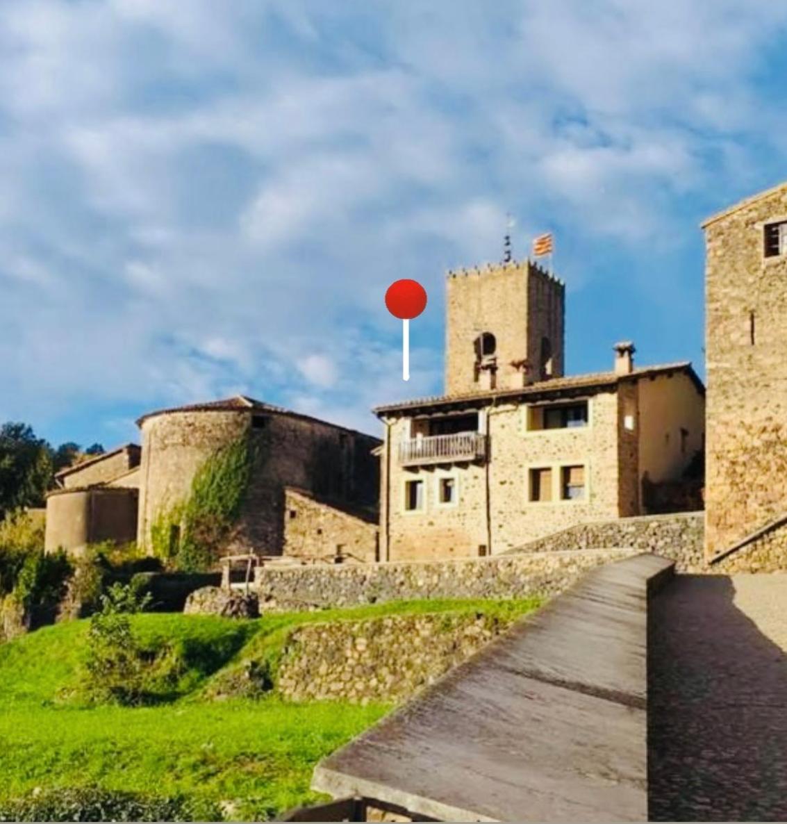 Hotel Cal Sastre Santa Pau Exterior foto