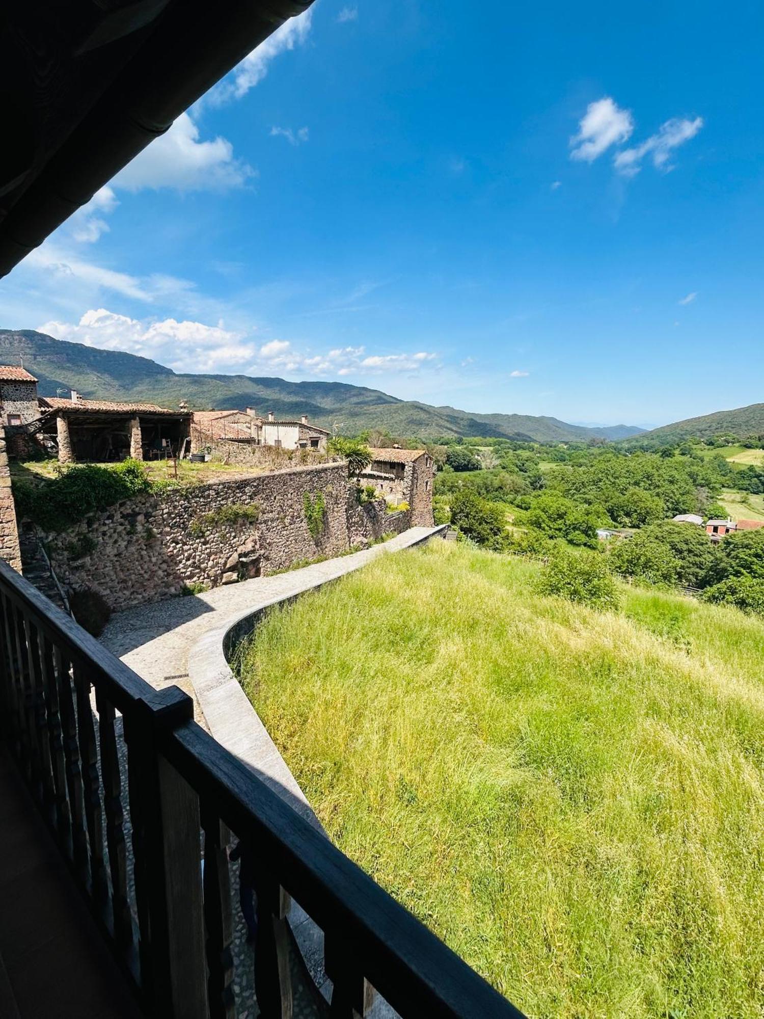 Hotel Cal Sastre Santa Pau Habitación foto